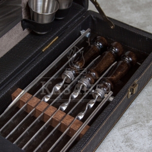 Набор шампуров в кейсе Средний 16 предм. кожзам/6шампуров