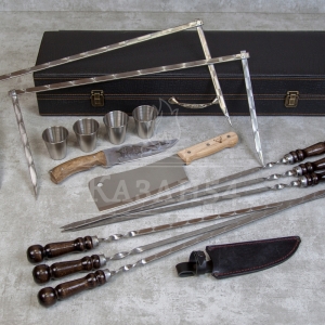 Набор шампуров в кейсе Средний 16 предм. кожзам/6шампуров